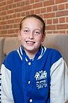 kind in blauw jasje